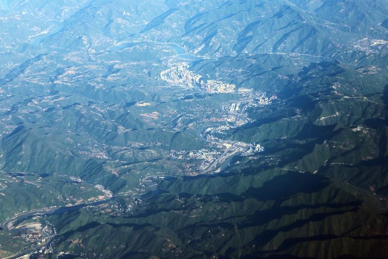 中国龙脉在秦岭，
贵州龙脉黔灵山
毕节龙脉韭菜坪