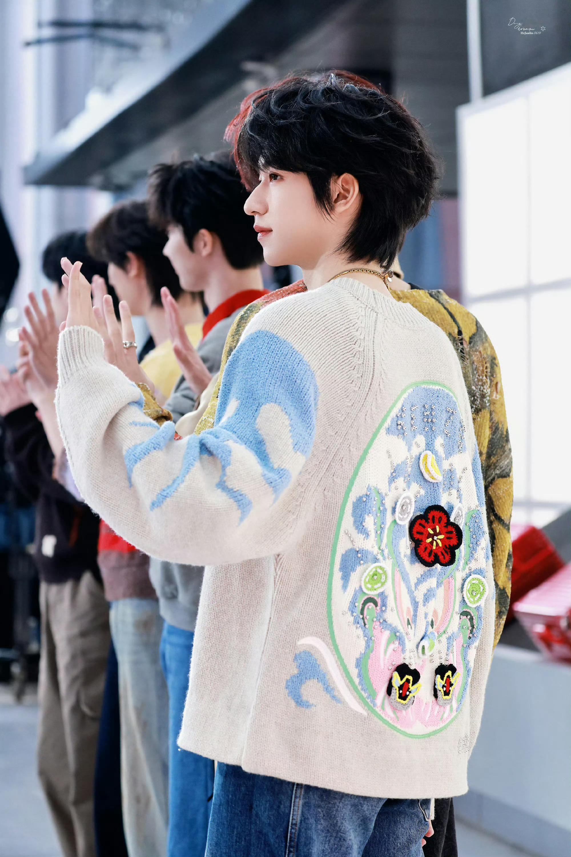 贺峻霖✖️好六夜红毯 造型饭拍 📷 ​​​