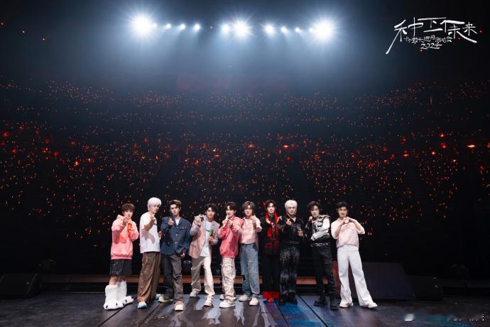 鹭卓这时光似流沙  鹭卓不自觉就嘴边唱起来了  听鹭卓歌声里的 “这时光 似流沙