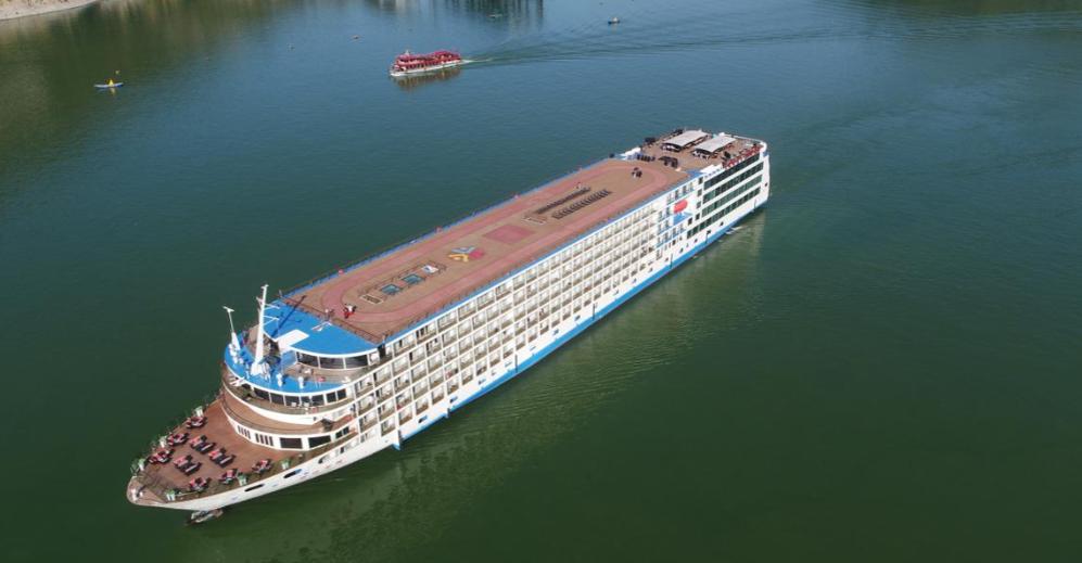 美国在公海强扣中国油轮，
为啥中国很淡定，反应平和？
谢天谢地美国做了中国的好老