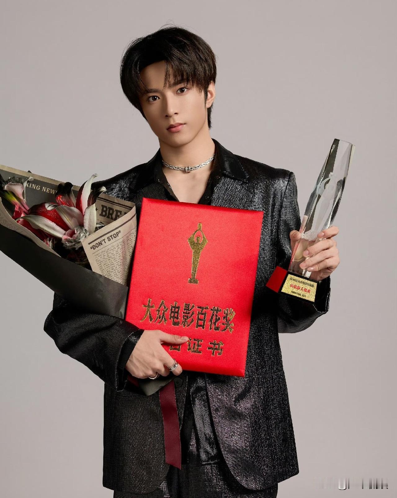 一直都知道刘耀文唱跳好，没想到他在演戏方面也很有造诣。

凭借时代少年团出道的刘