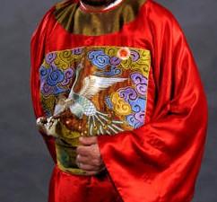 “衣冠禽兽”原是夸人！明朝官服绣禽兽，身份越高越华丽。


妥妥的千古误会！“衣