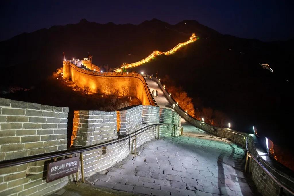 官方消息确认，今年除夕到正月初六，八达岭夜长城会对外开放，还准备了超多年味活动，