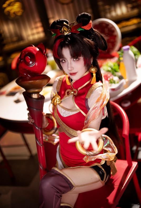 S15决赛倒计时3天！LPL国风拉克丝女团率先上线咯！魂穿【火锅姑娘】；演绎【熊