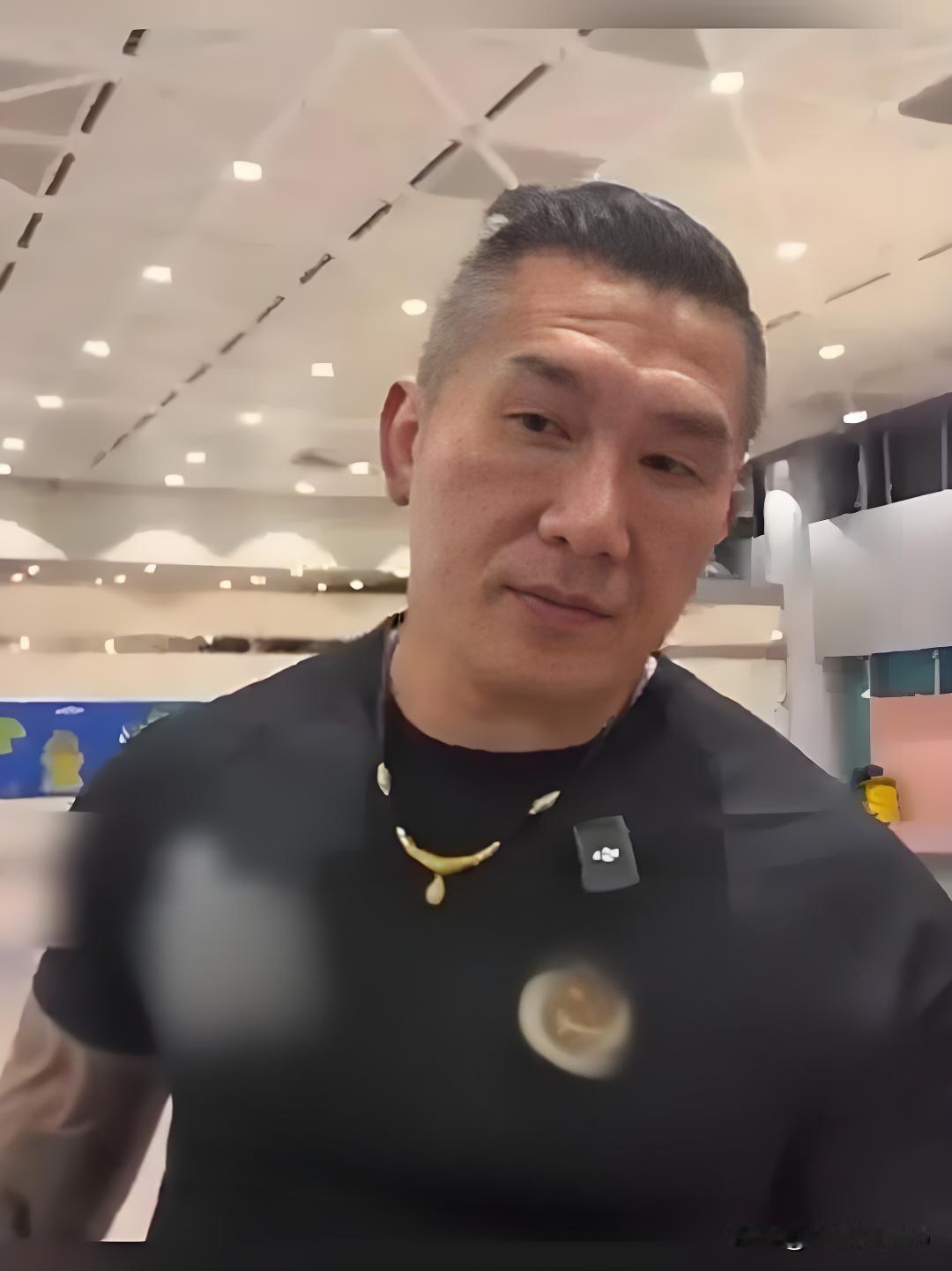 台湾网红"馆长"大陆行戳破民进党谎言，两岸血脉相连！
 
12月25日，台湾网红