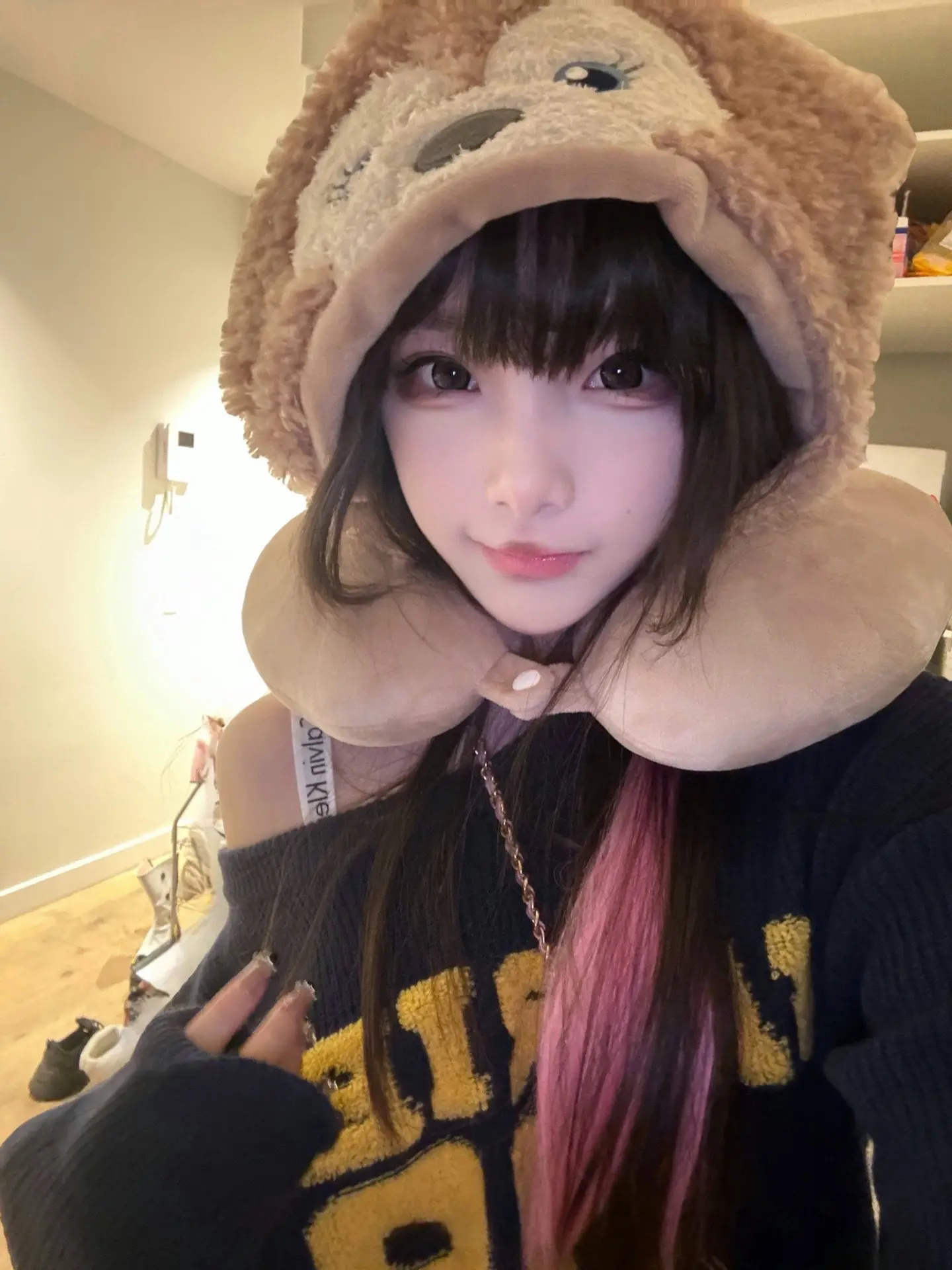 身旁的律师是萌萌的type.