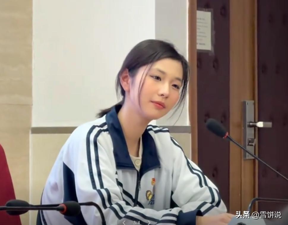 真没必要嘲笑！北京，一名职高女生自己在校参加活动的照片视频，本想着只是记录分享，