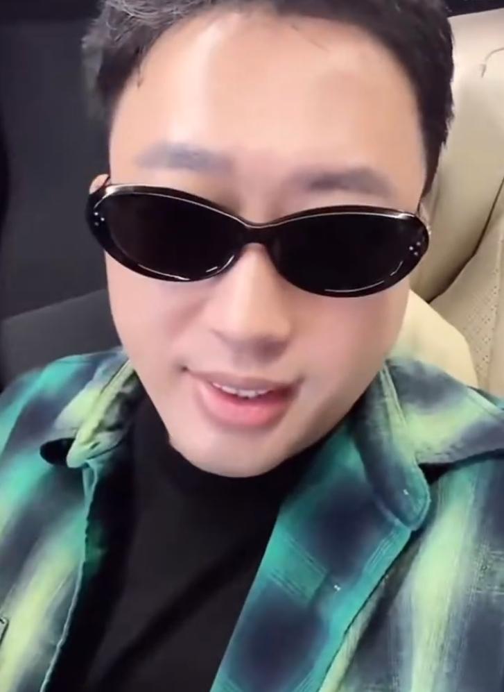 于正宣布要开始演戏了
他直播说已经有很多制片人向他发出了邀请，他在努力让自己变得