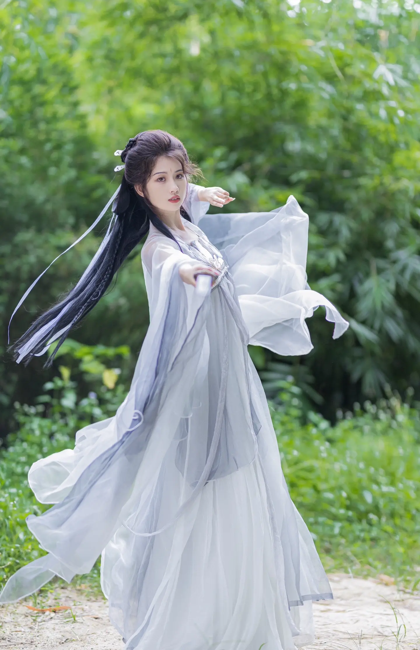 一剑霜寒十四州。