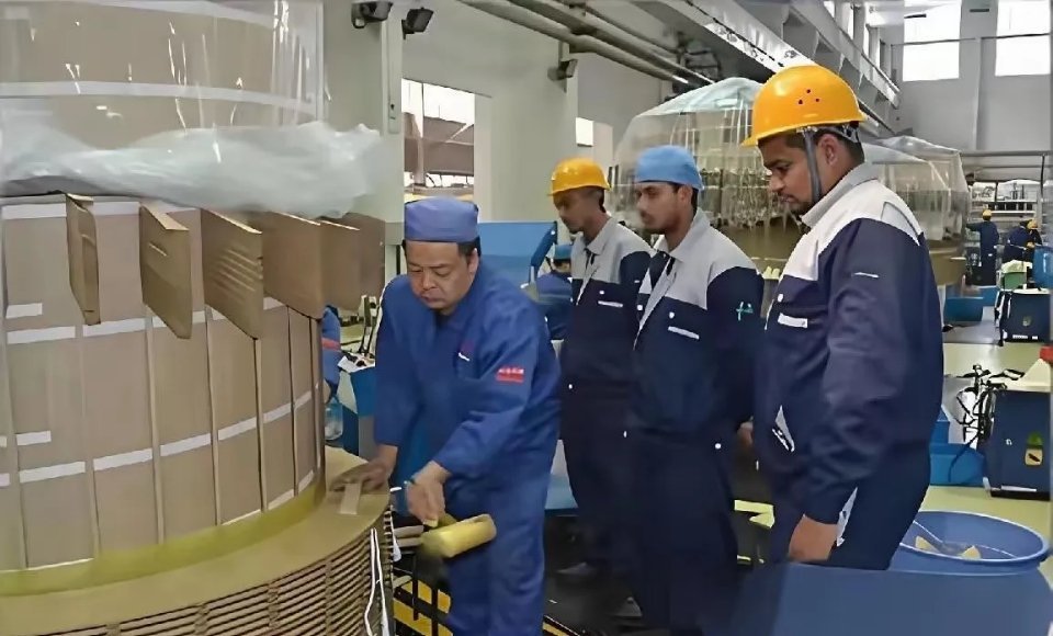 终于忍不住求上中国！印度媒体：4家中企获准参与印电力项目政府招标。这4家公必须具