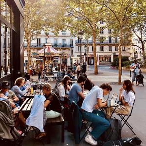 飞花时节垂杨巷陌