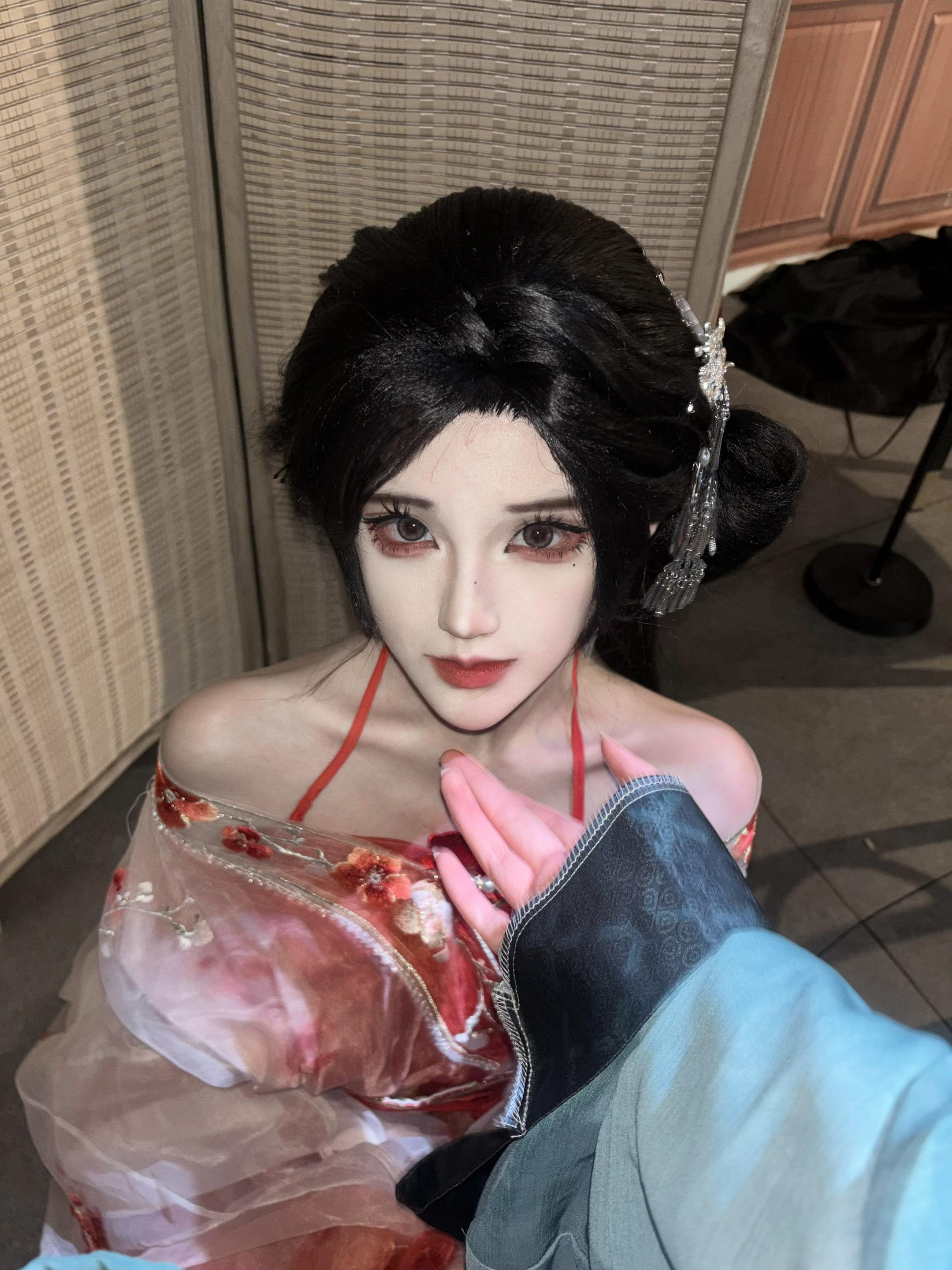 卫无绦，这次你还收我的银钱吗