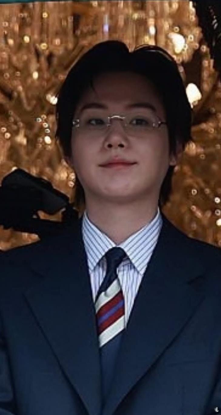 我的哥哥们都好好看呀！随便塞到其他团里都是门面！ ​​​