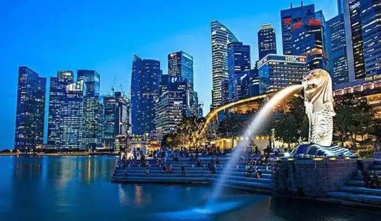 为什么西方有北约，东方却没有东约？
 
将世界地图展开时，会发现一个现象：欧洲和
