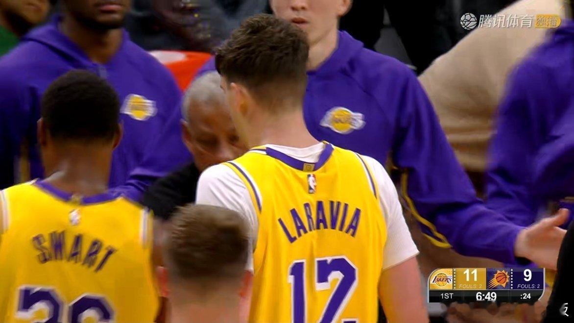 开局湖人11-9太阳！东子5分，艾顿4分4板 ​​​