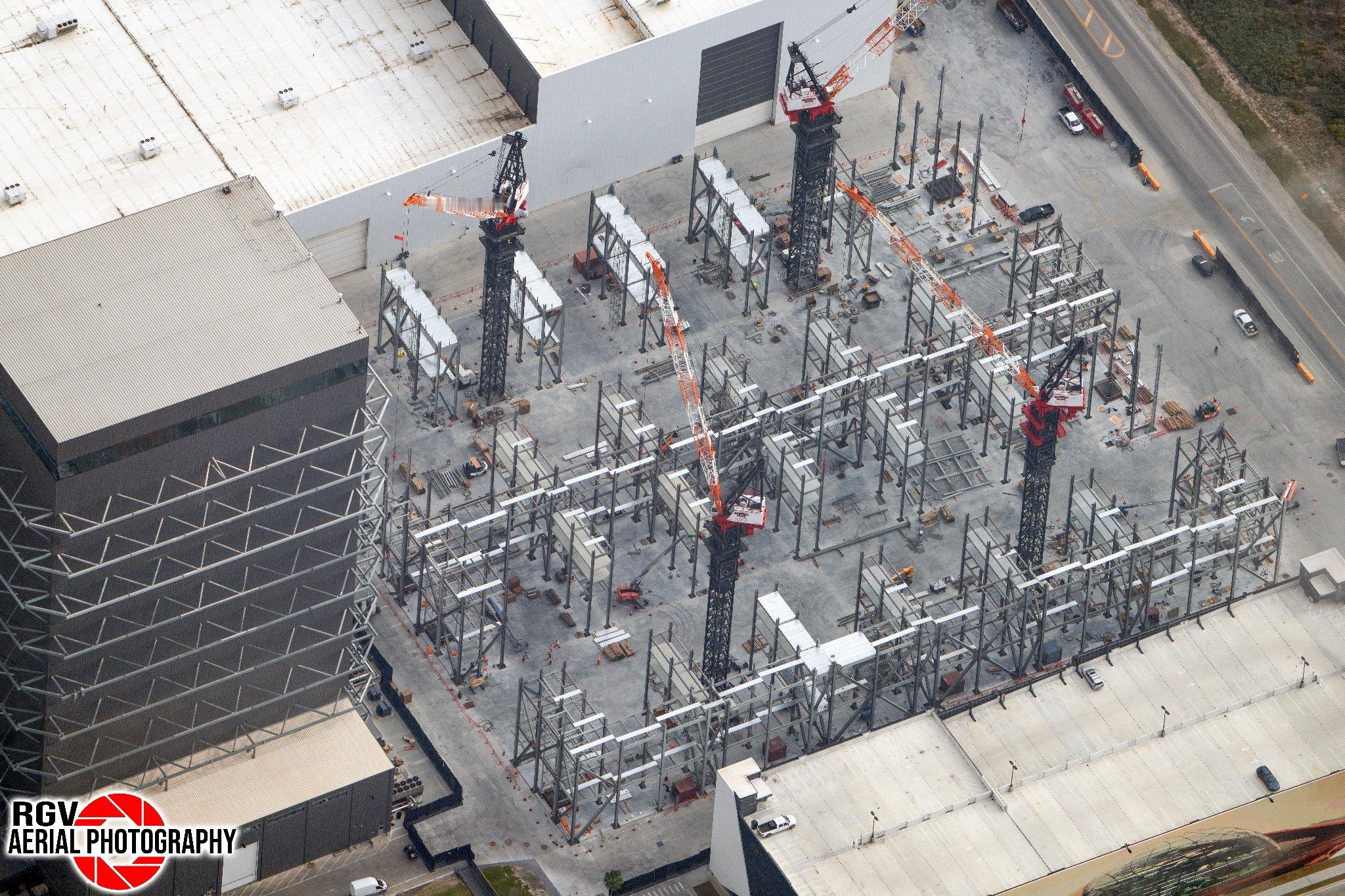 Starbase正在修建的Gigabay。届时，Gigabay可以支持最多24个