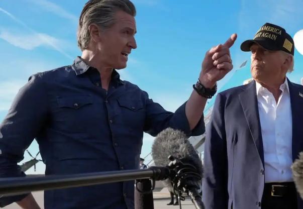 2028美国总统大选预演，美国民主党那边早就暗流涌动，各路势力暗中较劲，原本大家