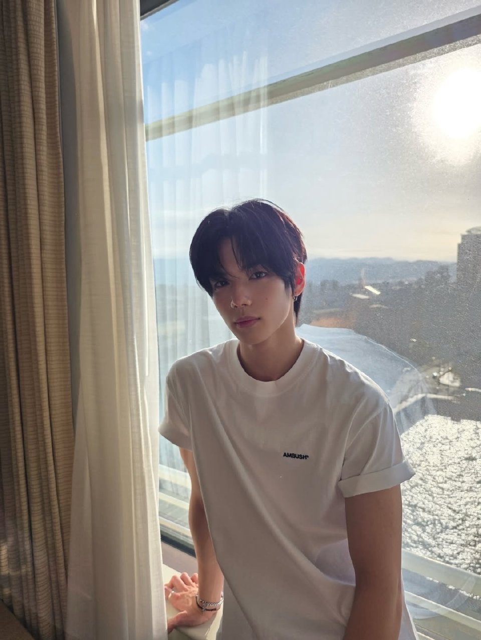 看到手机上发来查岗照的那一刻，我发了三个字过去“屌炸了”李河民说“这么夸我我会害