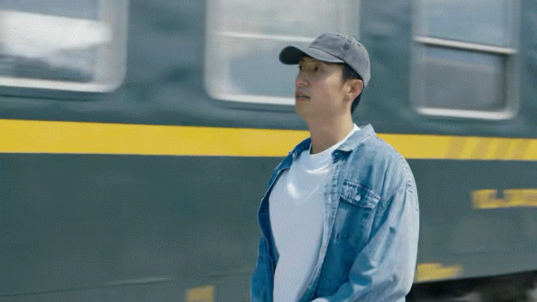 你是说过年黄景瑜陪我吃饭电视剧岁月有情时 没想到新年礼物是黄景瑜陪吃饭，这部剧真