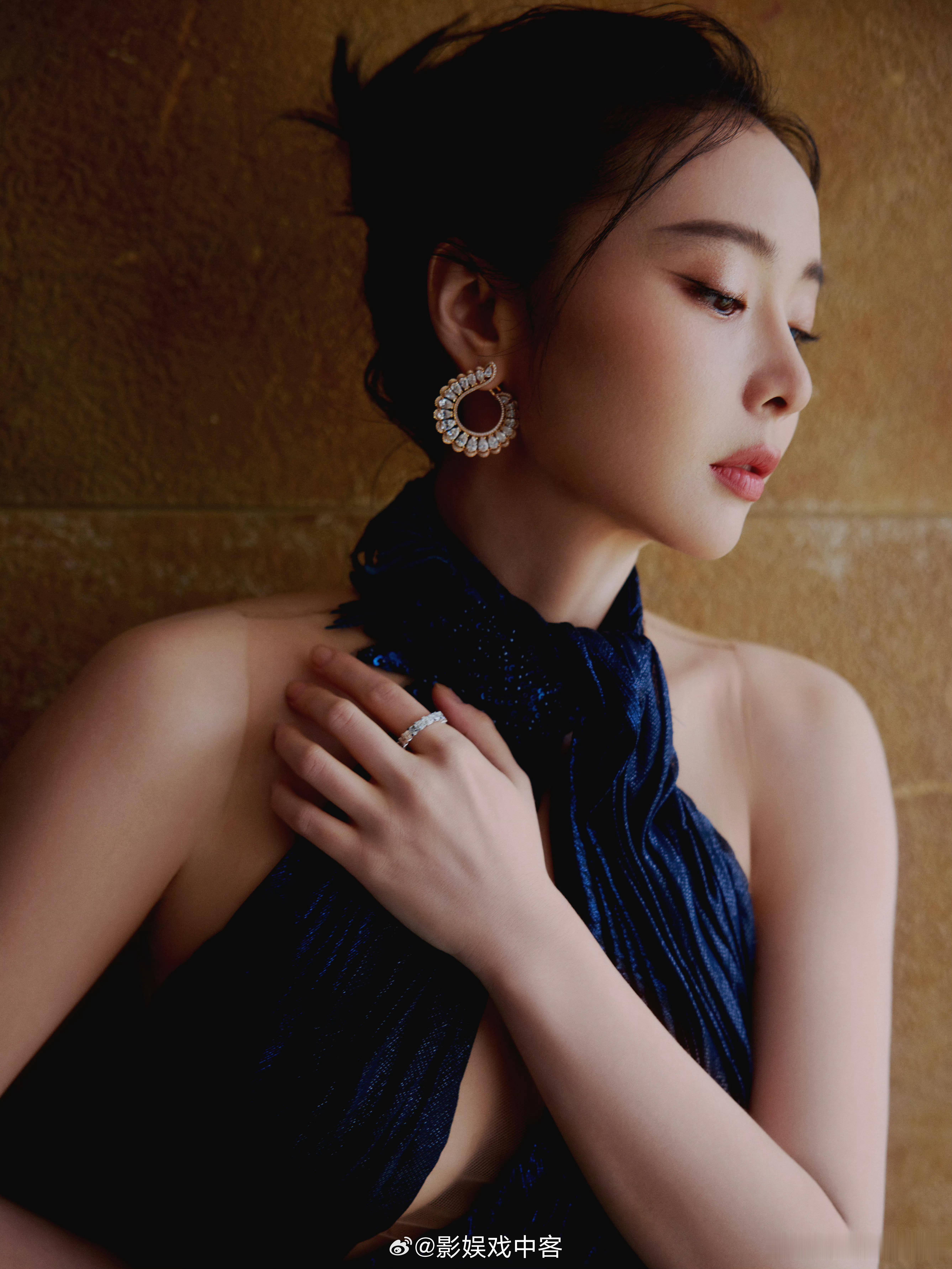 #高叶百花奖哭了#姐姐别哭！你值得！[喵喵] ​​​