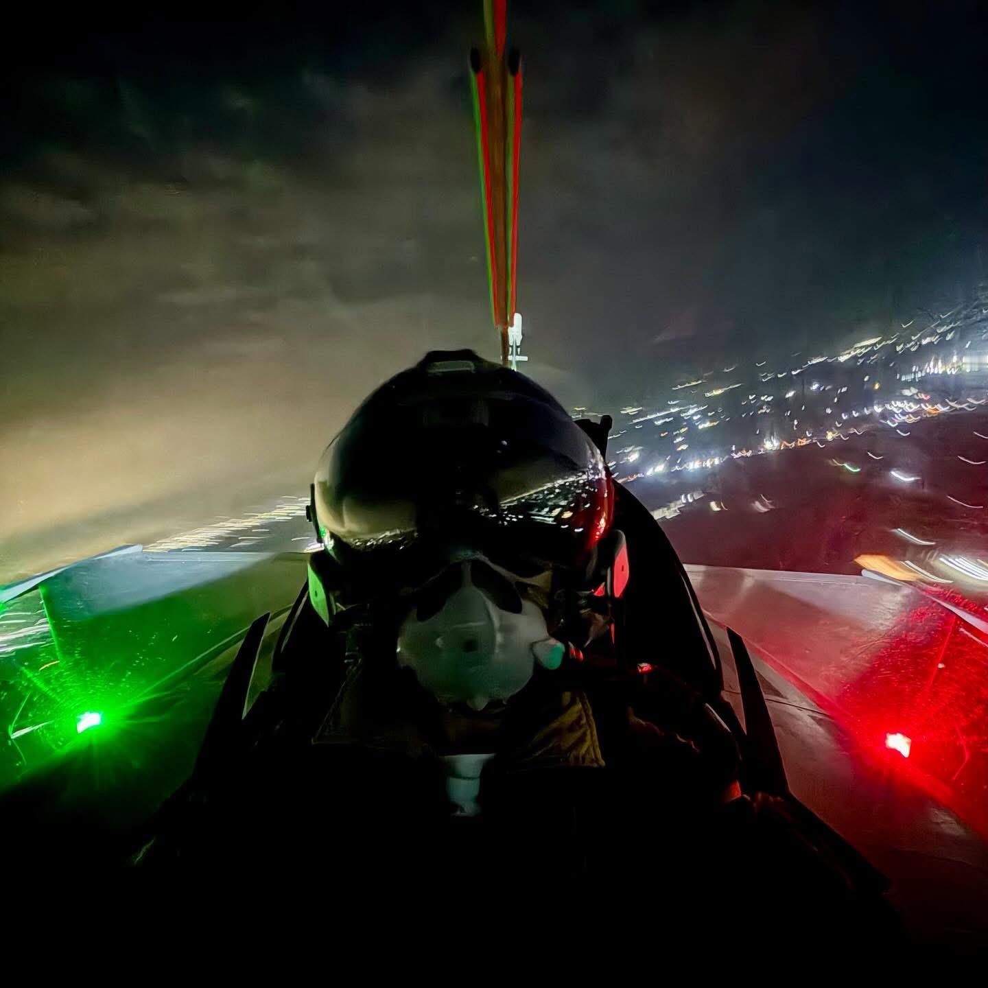 今日阵风 晚安Photo by JG Marty Martinez 