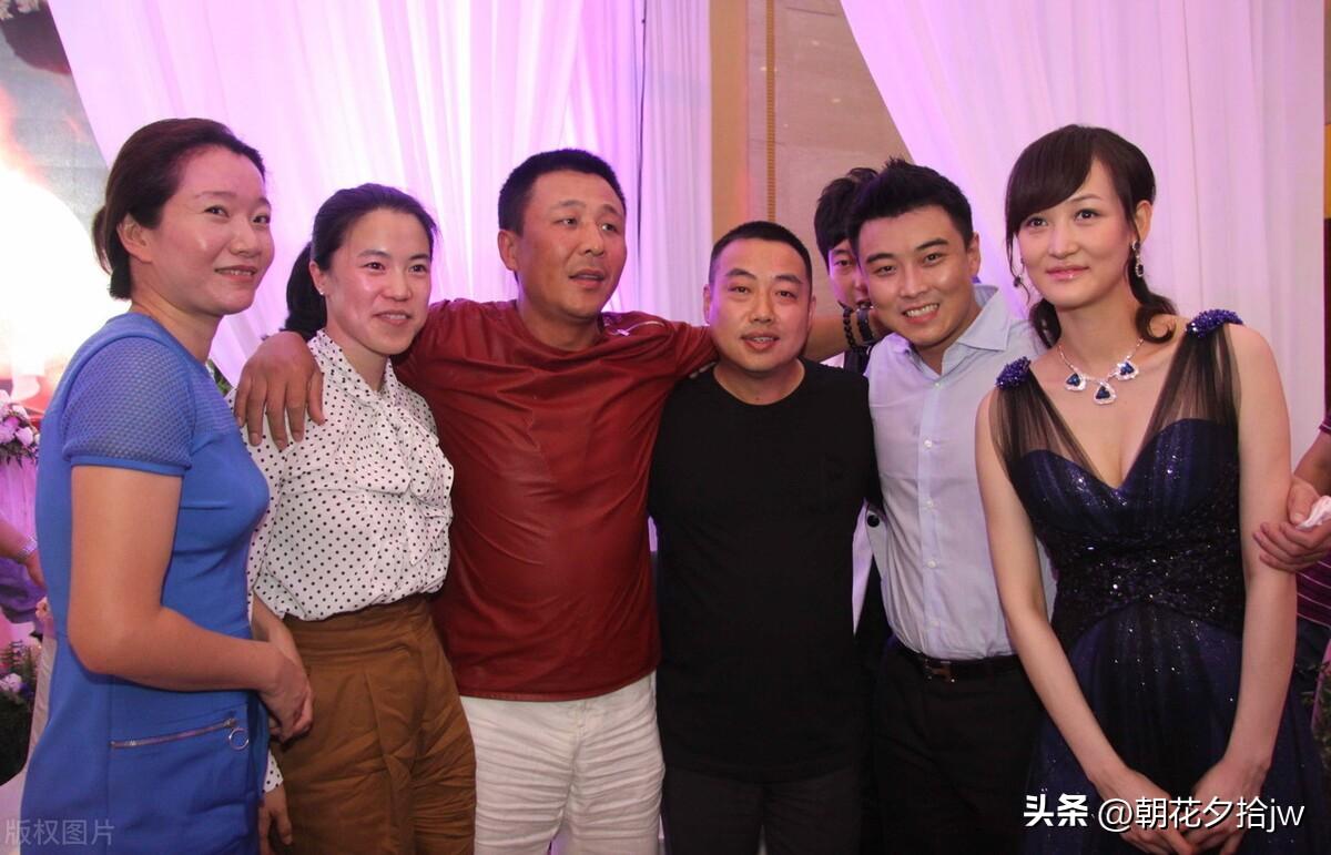 此时此刻，这张照片说明了什么[思考]？

从这一张照片里