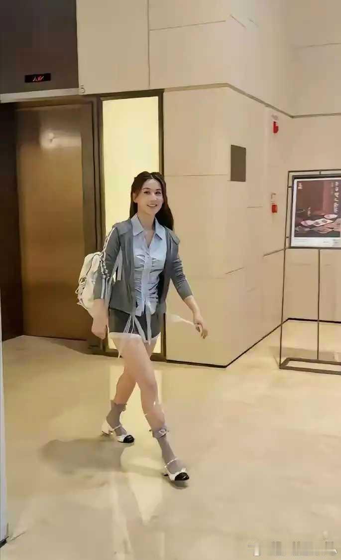 离婚后的黄圣依，还能重回巅峰吗？ 
