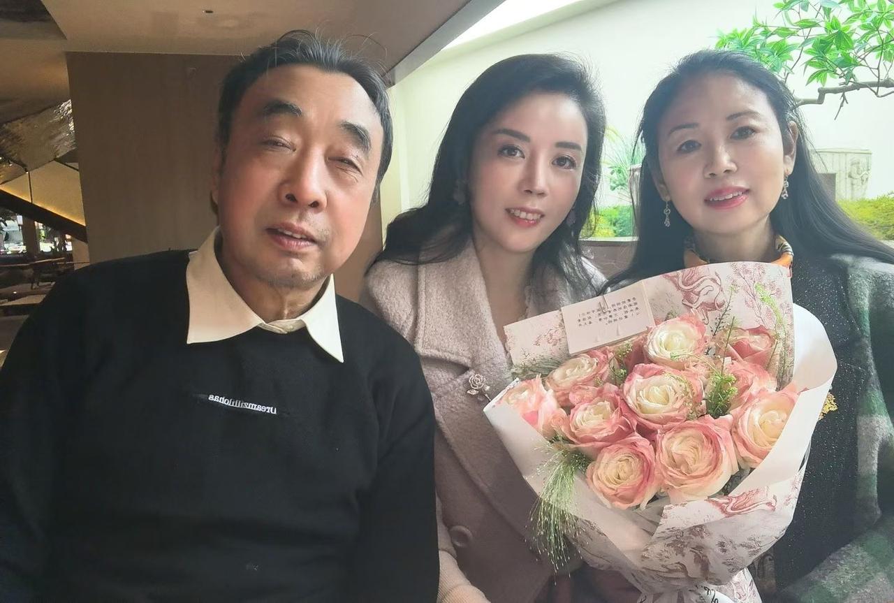 记录2025年圣诞晚餐 [呲牙][机智][烟花] 感谢爸爸妈妈的养育之恩 [飞吻