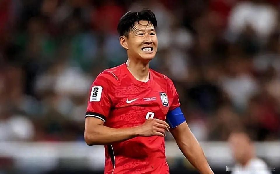 韩国落后了！亚洲足球怎么了？这个丢球太意外了！门将怎么会突然脱手了？好在韩国目前