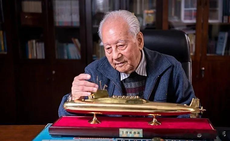 核潜艇之父黄旭华：为国家科研默默奉献三十载，凭借儿时玩具灵感成功研制中国首艘核潜