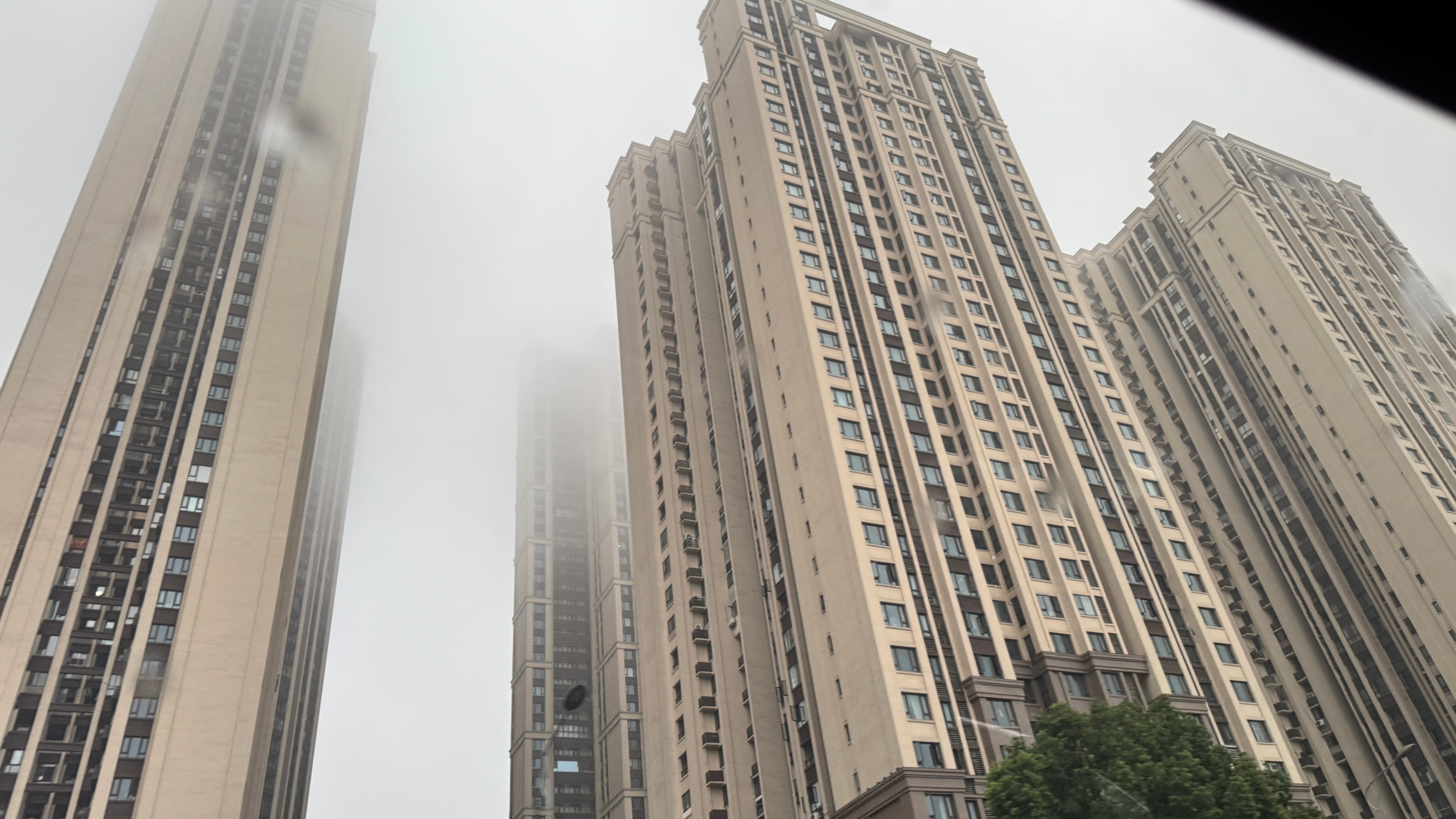 重庆这边的高层真是生活在雾里 ​​​