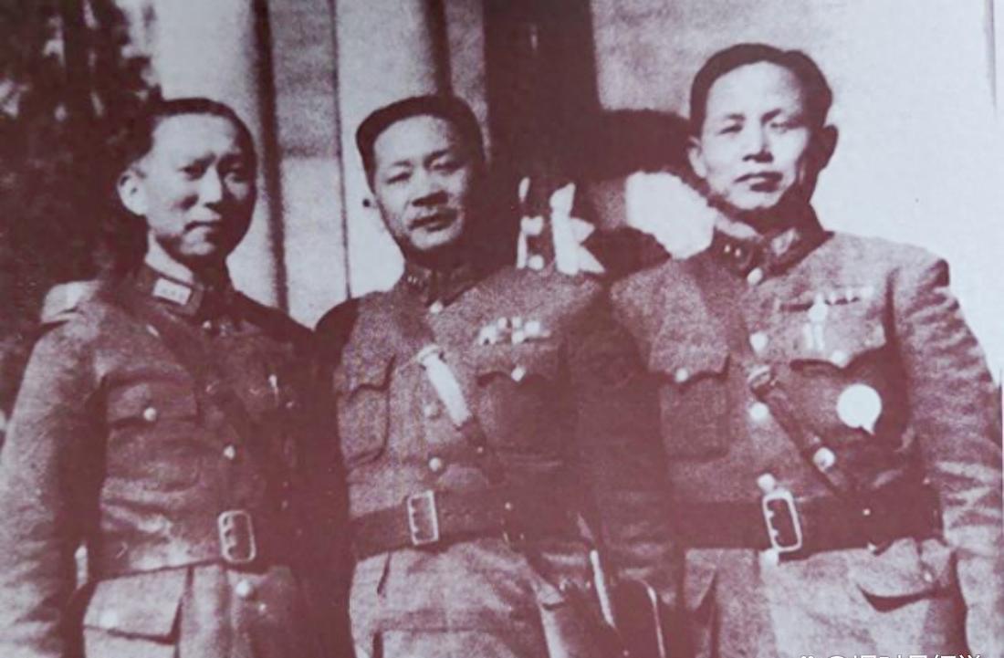 1944年11月末，贵州独山，一位陆军二级上将的卫士排，被黑洞洞的枪口围住。第4