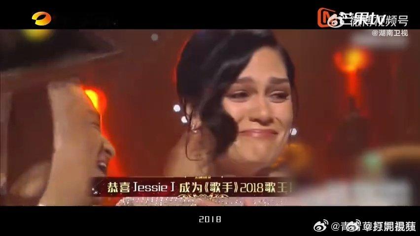 jessiej袭榜两位阵营的歌手都抱着尊重对手敬畏舞台的心态备战，认真对待每一次