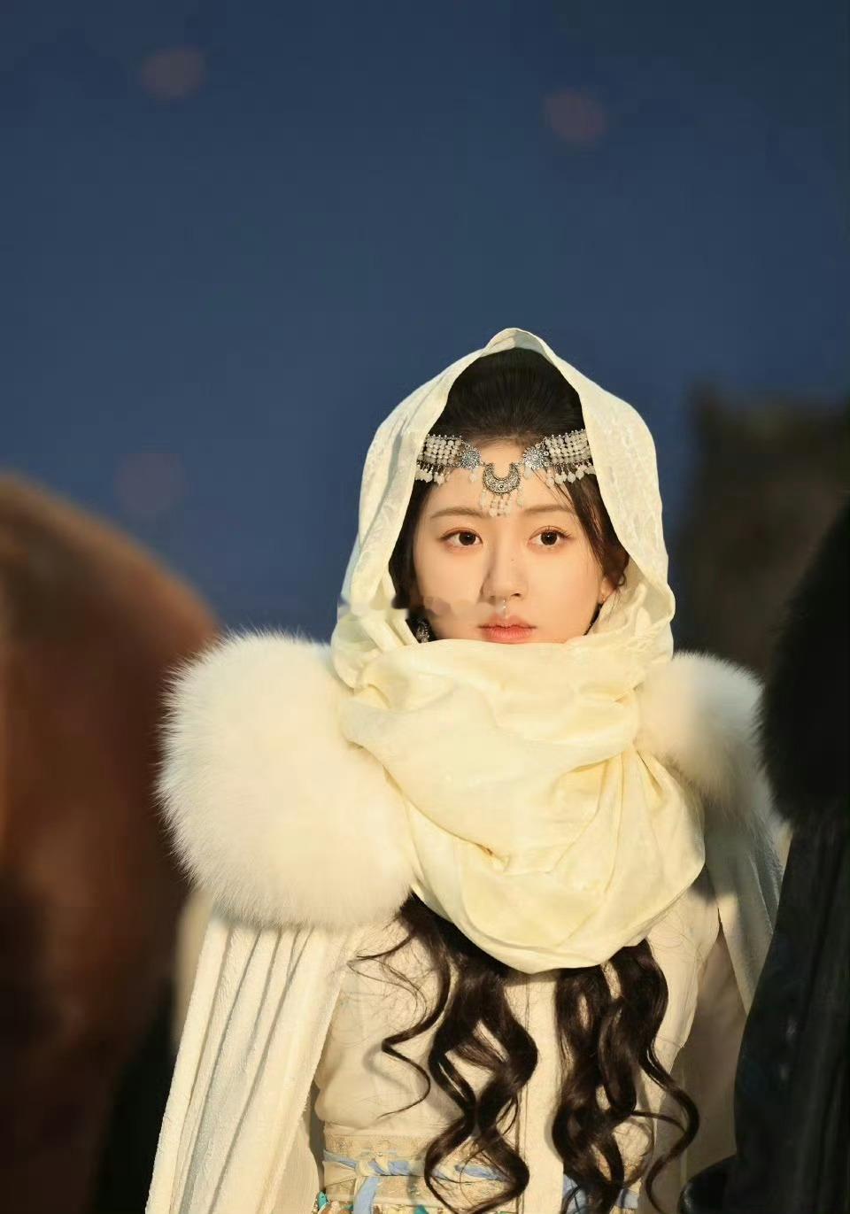 #西藏文旅发了赵露思端午转场#好独一无二的应援哦 ​​​