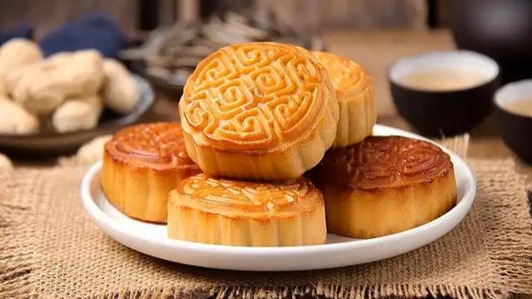 中秋吃月饼，别被“团圆味”骗了！100克=4碗饭，这些人群要慎吃

家人们，中秋