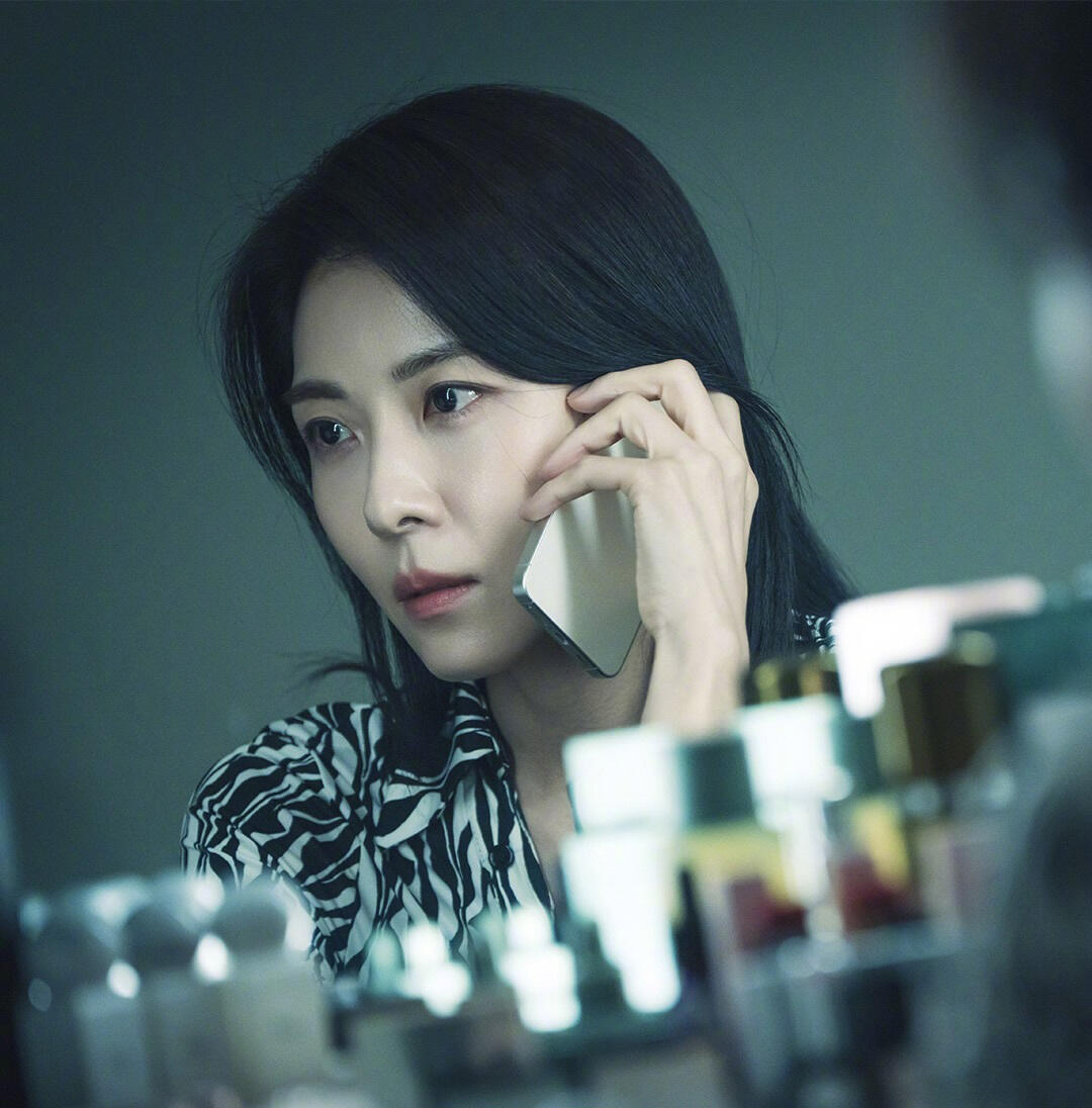 瘦到皮包骨的她，能否站上“权欲之巅” 