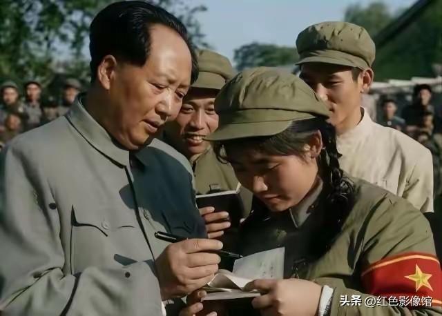 恰同学少年，风华正茂；书生意气，挥斥方遒。——《沁园春·长沙》
