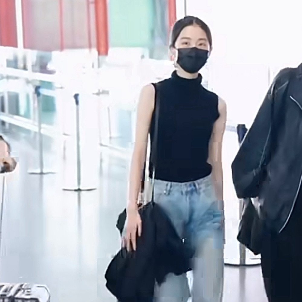 黄多多放暑假回国小姑娘长大变成大美女了这惊人的臂长就像未来一样 无限可期每次看到