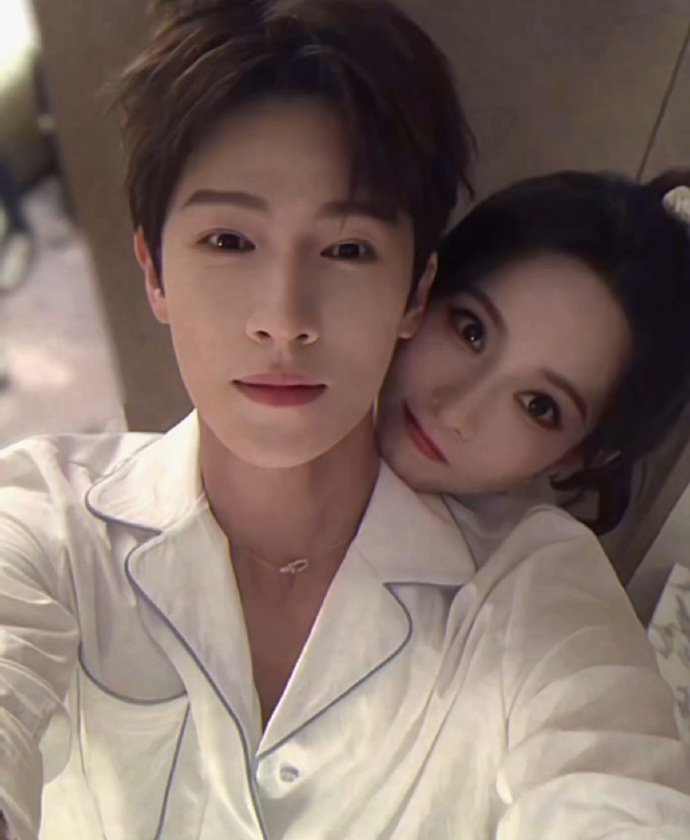 孟子义李昀锐11宫格live图孟子义李昀锐自拍好甜 谁懂孟子义李昀锐11宫格li