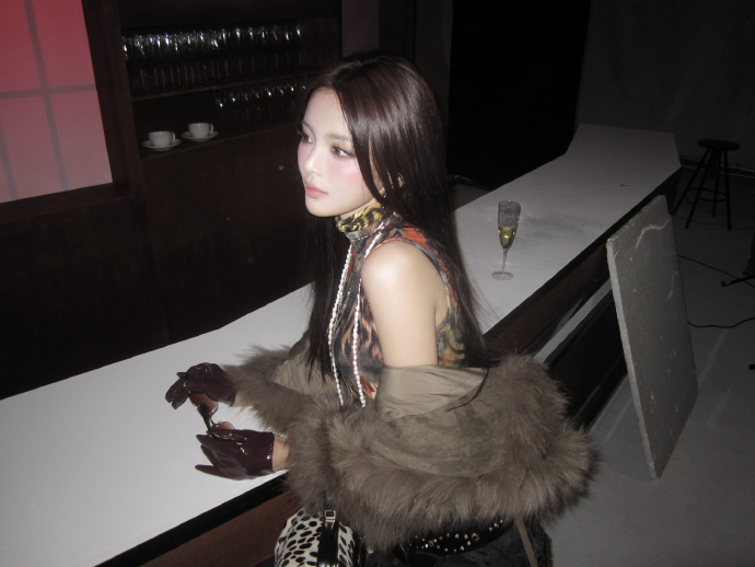 杨超越千禧辣妹写真 