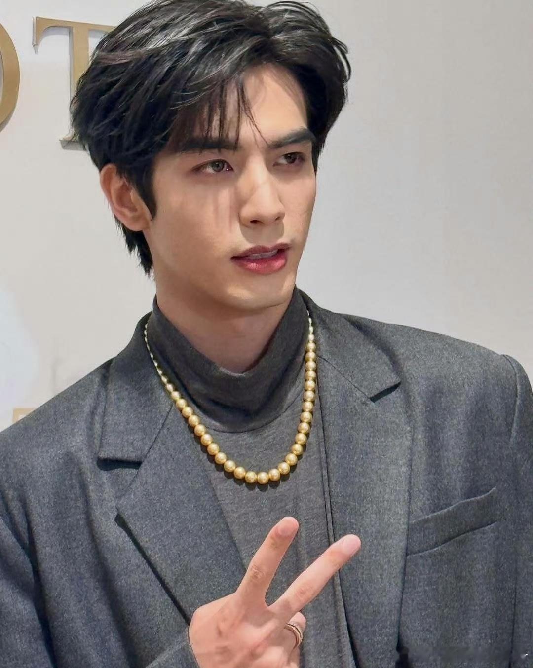 陈飞宇 宋威龙今日份活动生图＆饭拍图，来康康你Pick谁状态？ 