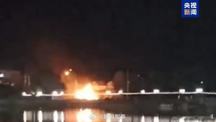 【外媒：#俄称乌军夜袭别尔哥罗德州#，造成5人死亡12人受伤】环球网消息，据法新