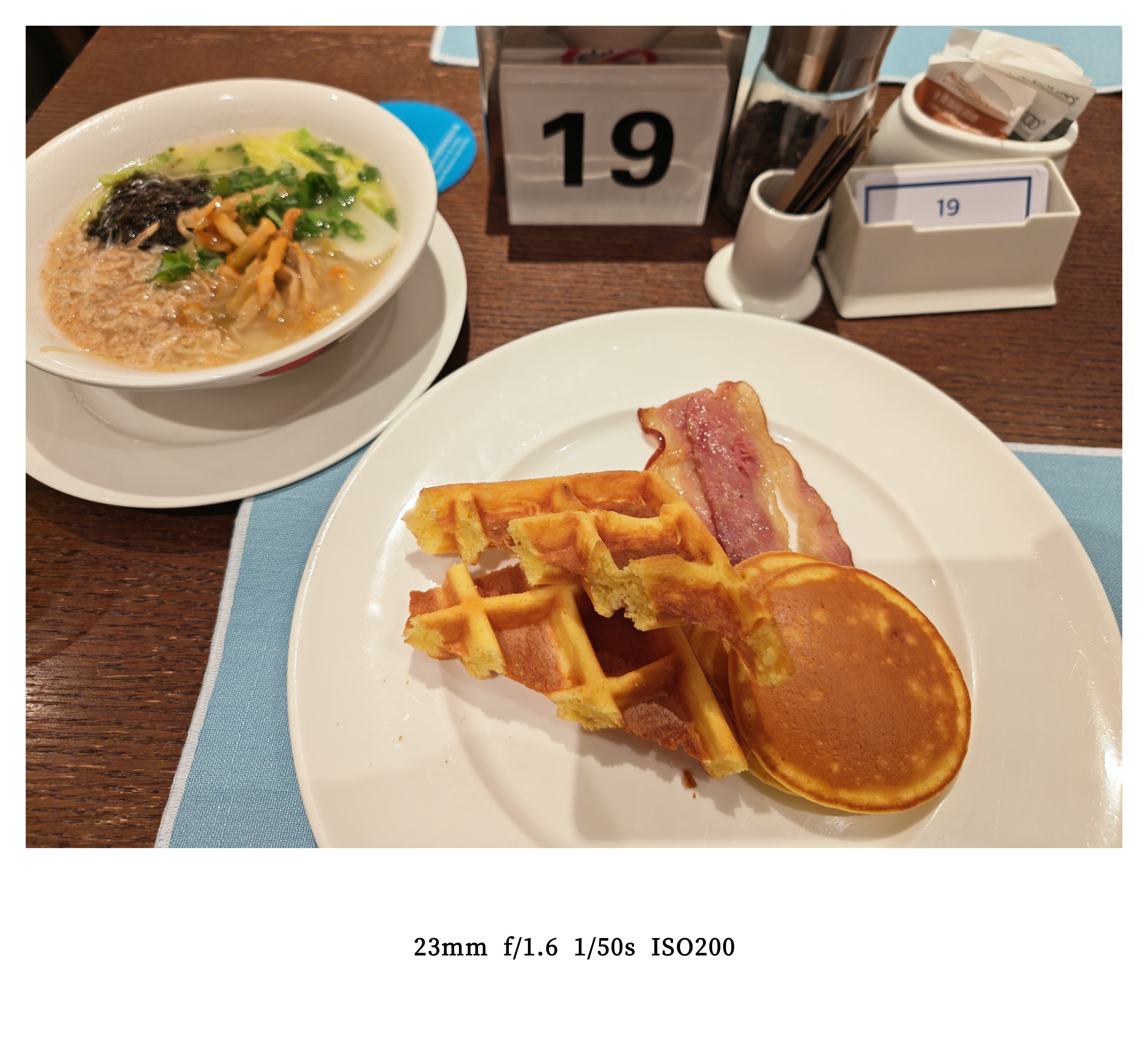 兄弟们～早啊，吃完早餐去车展，今天想看什么车？ 