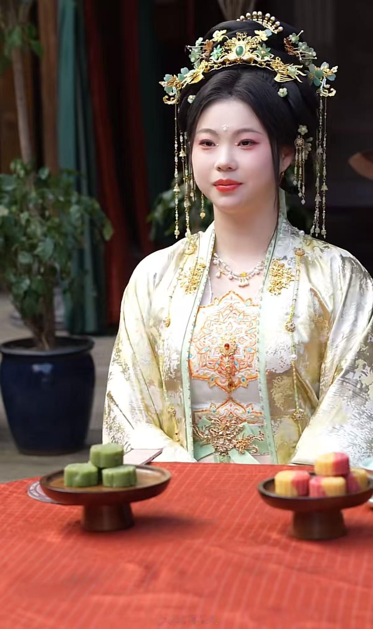 管晨辰演短剧了奥运冠军管晨辰退役后开启人生新篇章，跨界首演古装短剧，扮相端庄灵动