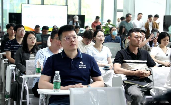 衢州首个AI综合类创新创业OPC社区启航 一人公司也能拥有“超级平台”！衢江OP