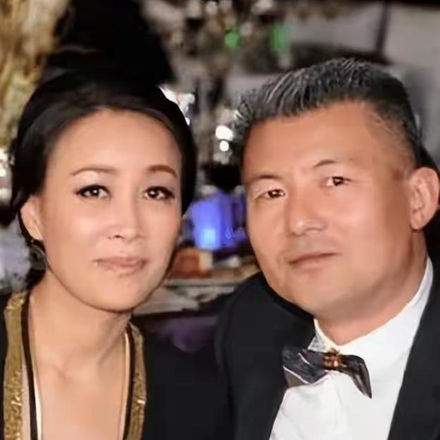 近日，“那英老公带美女回家”的消息在网络上掀起轩然大波，迅速登上热搜第一，引发无
