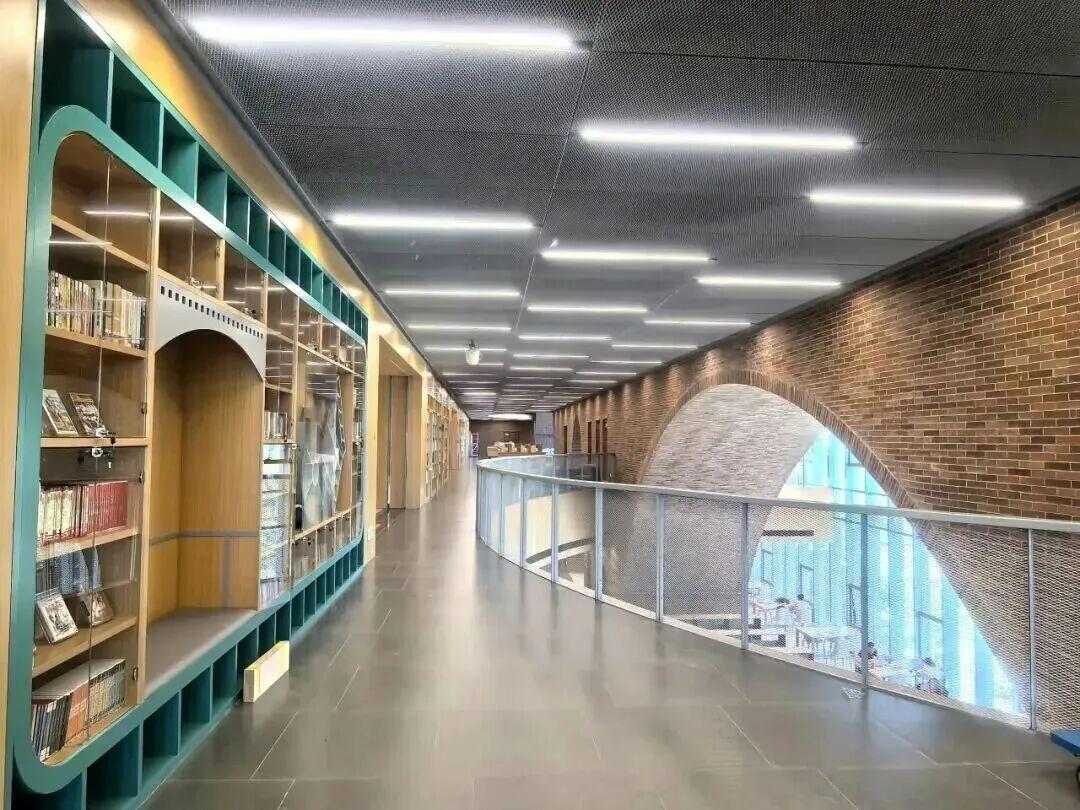 【石家庄市图书馆（新馆）报刊阅览区今日正式开放】5月30日，石家庄市图书馆（新馆