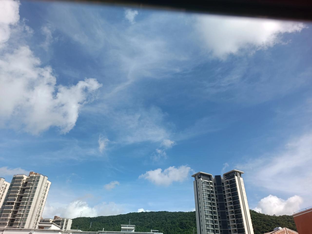 现在高考和几十年前有啥不一样
哈哈，我没有经历高考
但肯定不一样
时代在变
日新