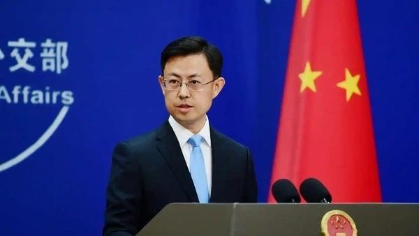 4月21日，日本首相高市早苗以“内阁总理大臣”名义，向供奉二战甲级战犯的靖国神社