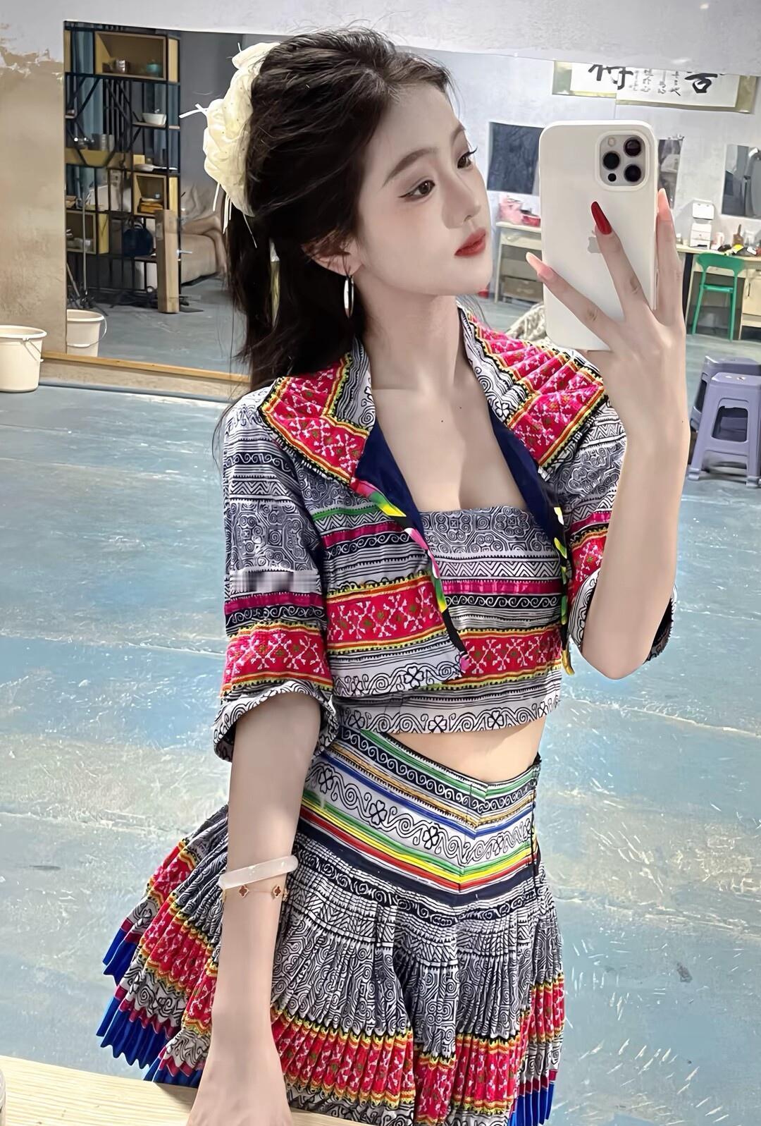民族风穿搭，惊艳的刺绣与色彩搭配，尽显异域风情！🌺💃🏻